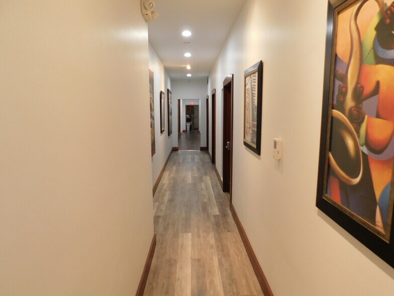 More Photos Of 68 W Main St, Danville Office For Lease