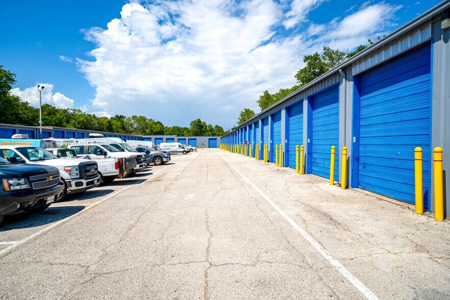 More Photos Of 5256 W Us-290, Austin Self Storage For Lease