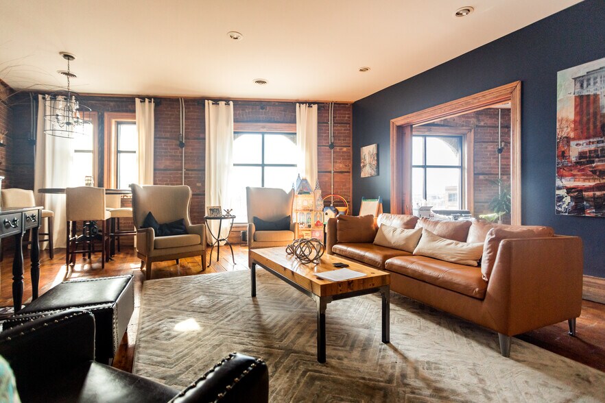 More Photos Of 1842-1846 Michigan Ave, Detroit Storefront Retail Office For Lease