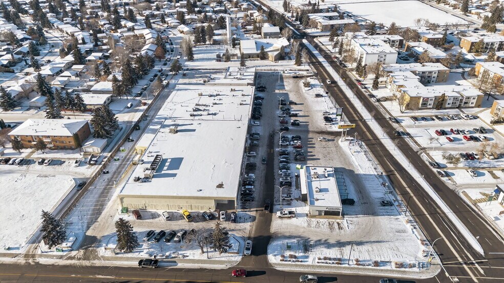 More Photos Of 11411 40th Ave, Edmonton Storefront For Lease