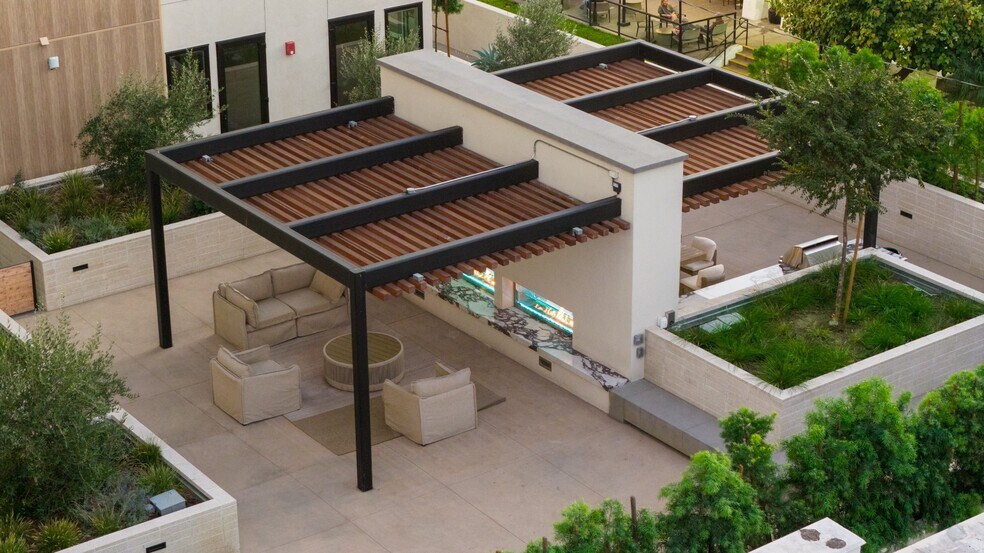 More Photos Of 1511 N Fairfax Ave, Los Angeles Apartments For Lease