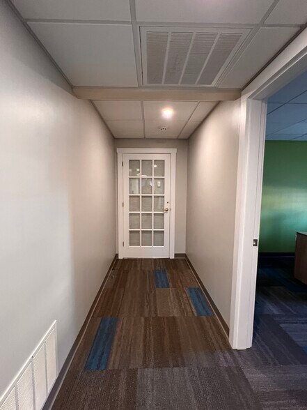 More Photos Of 16 Long Sands Rd, York Medical For Lease