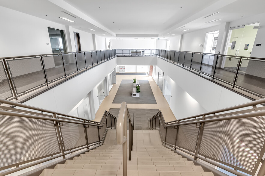 More Photos Of 1275 Finch Av W, Toronto Office For Sale
