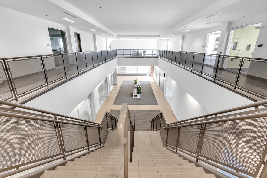 More Photos Of 1275 Finch Ave W, Toronto Medical For Lease