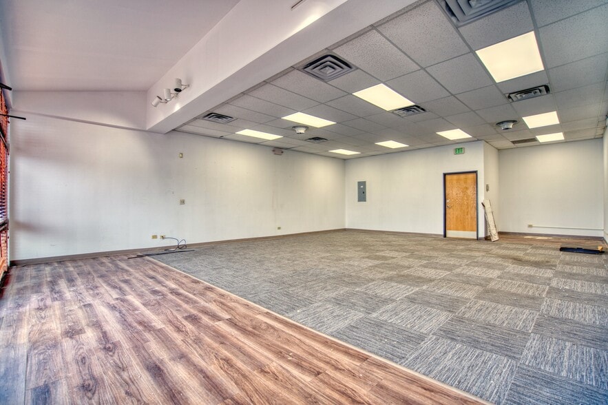 More Photos Of 956 W Cherry St, Louisville Unknown For Lease