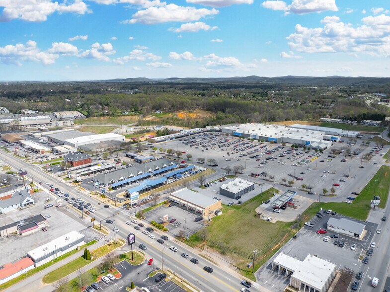 More Photos Of 770 S Jefferson Ave, Cookeville General Retail For Lease