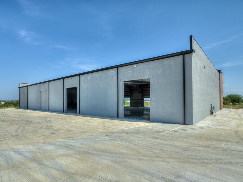 More Photos Of 548 W 125th Pl S, Glenpool Storefront Retail Office For Lease