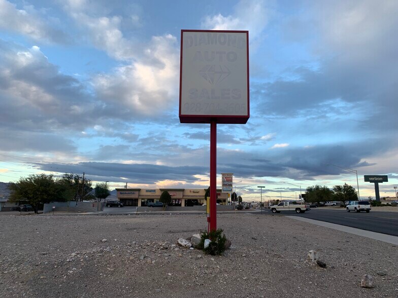 More Photos Of 2715 Highway 95, Bullhead City Self Storage For Lease