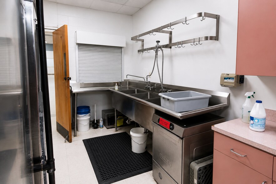 More Photos Of 50 Donnie Ave NW, Concord Specialty For Lease