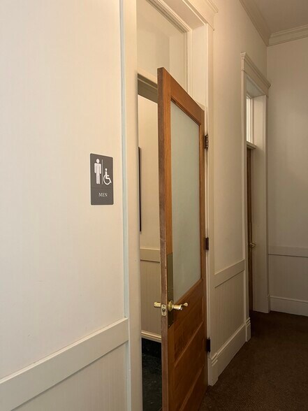 More Photos Of 236 E Front St, Traverse City Storefront Retail Office For Lease