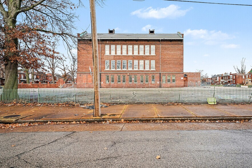 More Photos Of 4025 Sullivan Ave, Saint Louis Schools For Sale