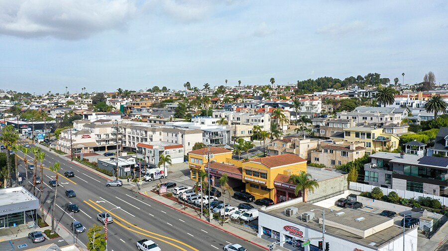 More Photos Of 1414 Pacific Coast Hwy, Hermosa Beach Auto Repair For Lease
