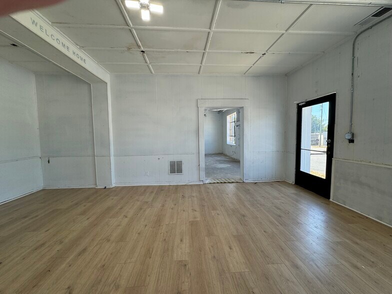 More Photos Of 321 S Jefferson Ave, Eatonton Industrial For Sale