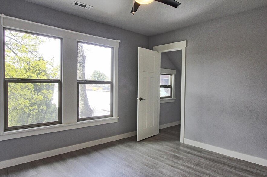 More Photos Of 2422 NE Glisan St, Portland Apartments For Sale