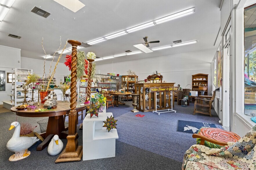More Photos Of 242 S Main St, Willits Freestanding For Sale