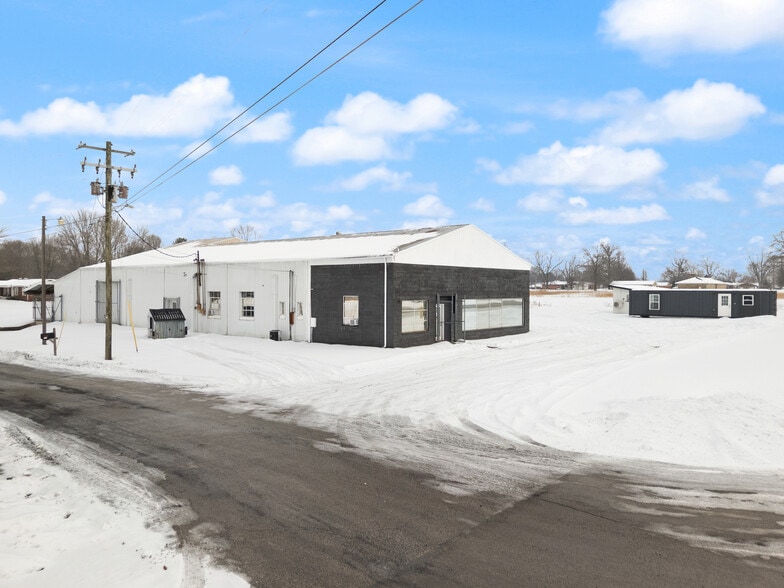 More Photos Of 677 S Cardinal Ln, Scottsburg Industrial For Sale