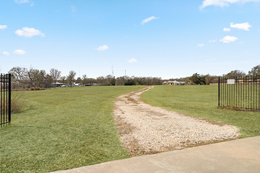 More Photos Of 145 State Loop 92, La Grange Specialty For Sale