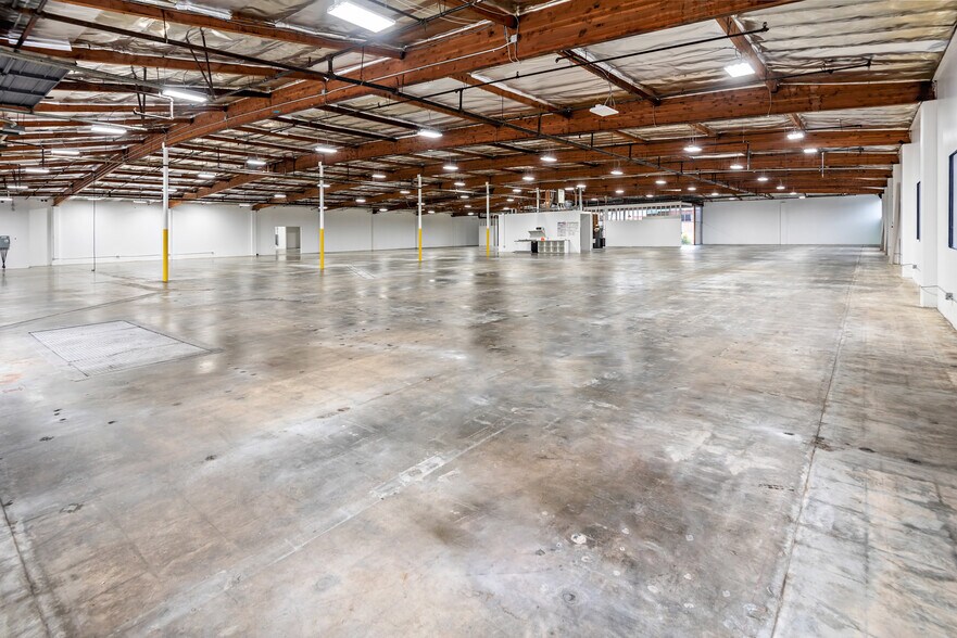More Photos Of 10150-10200 Jefferson Blvd, Culver City Warehouse For Lease