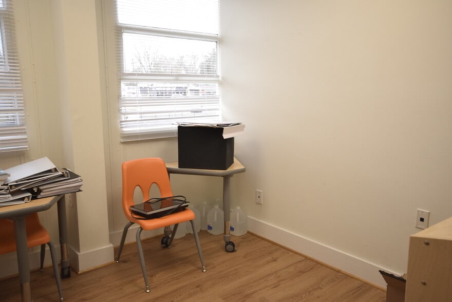 More Photos Of 1340 Old Chain Bridge Rd, McLean Office For Lease