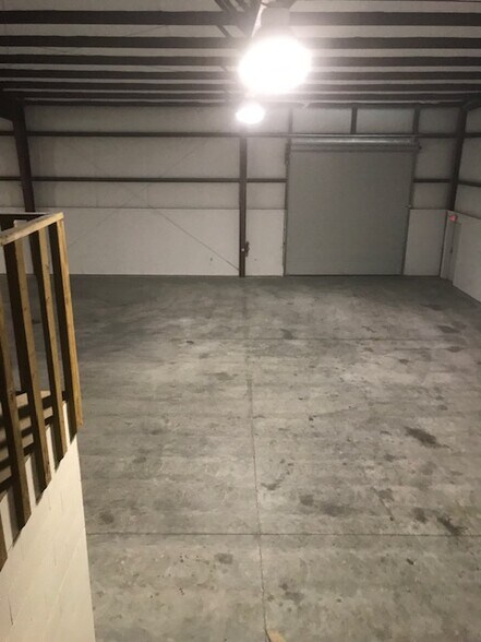 More Photos Of 509 US-27 Hwy, Branford Truck Terminal For Sale