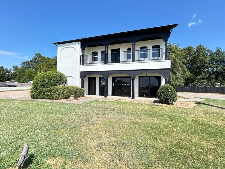 Primary Photo Of 1610 Posey Ln, Sulphur Springs Office For Sale
