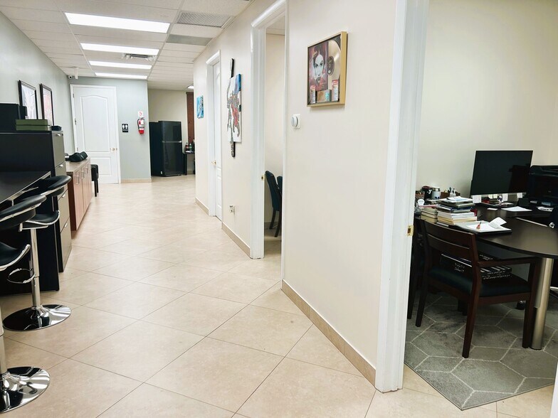 More Photos Of 9700 Stirling Rd, Cooper City Office For Lease