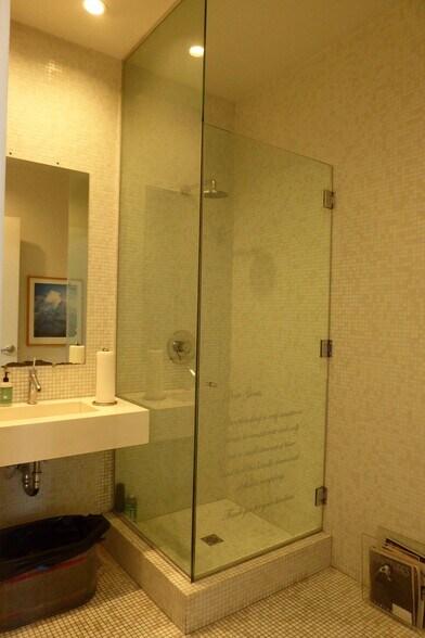 More Photos Of 2656 S La Cienega Blvd, Los Angeles Showroom For Lease