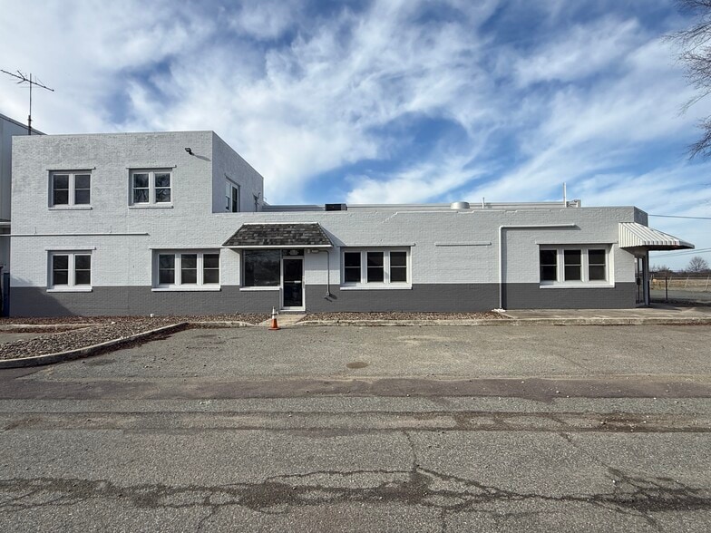 More Photos Of 1207 W Bridge St, Spring City Warehouse For Sale