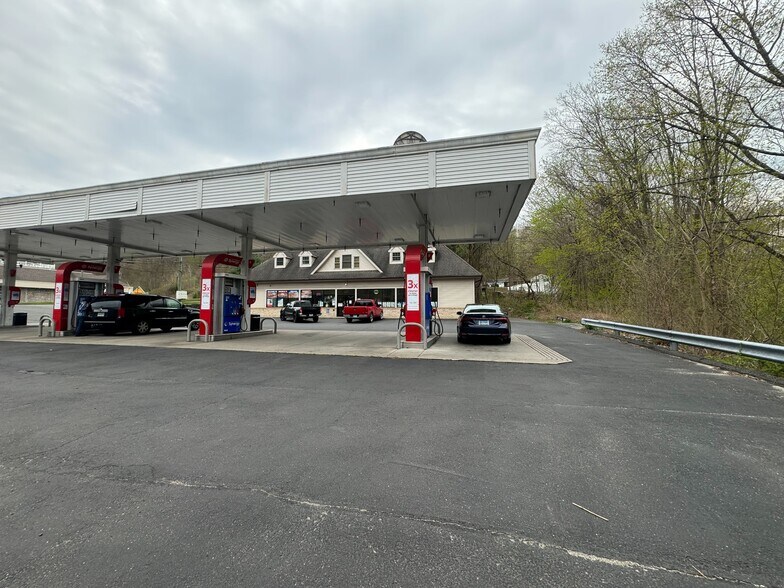 More Photos Of 1 Oxford Rd, Oxford Service Station For Lease