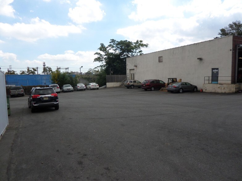More Photos Of 14-28 Mitchell Pl, Newark Warehouse For Sale
