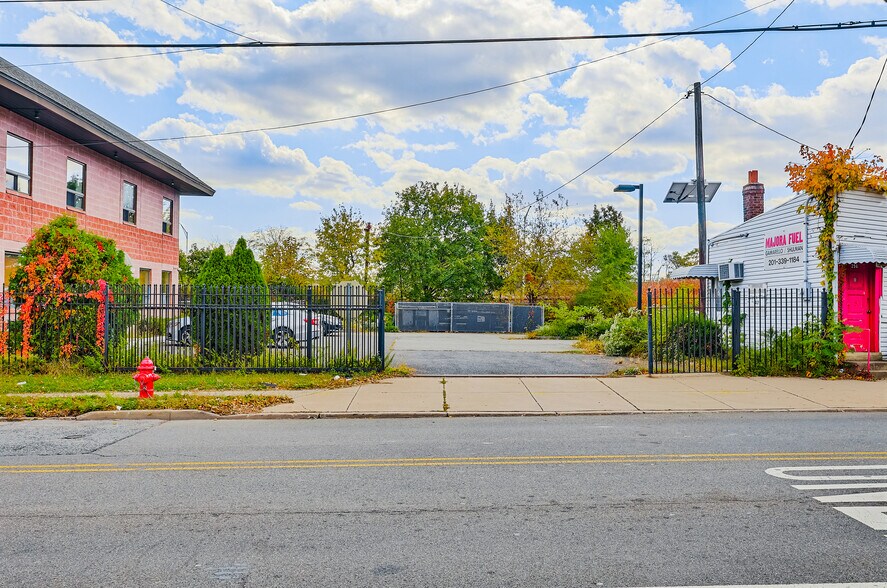 More Photos Of 256 Kennedy Blvd, Bayonne Industrial For Lease