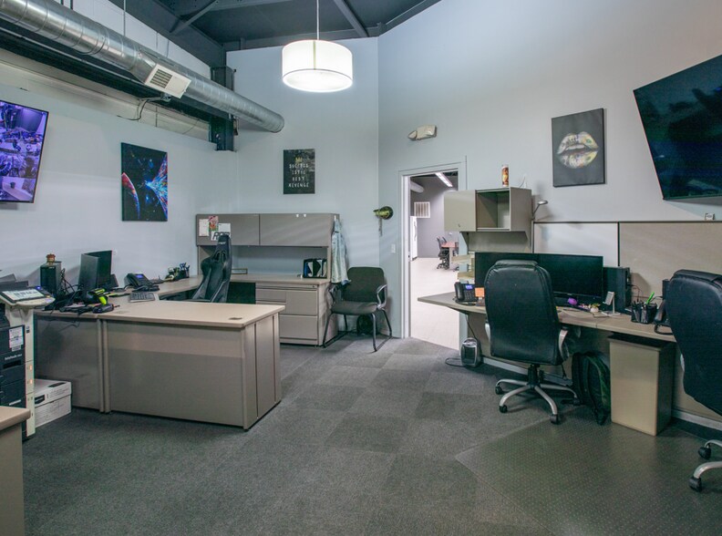 More Photos Of 1112 Applewood Dr, Papillion Industrial For Sale