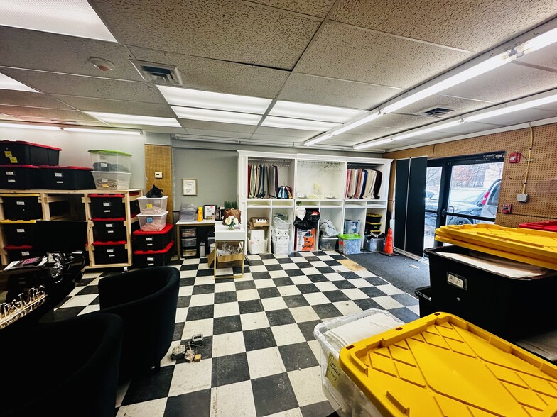 More Photos Of 450 Pearl St, Stoughton Office For Lease