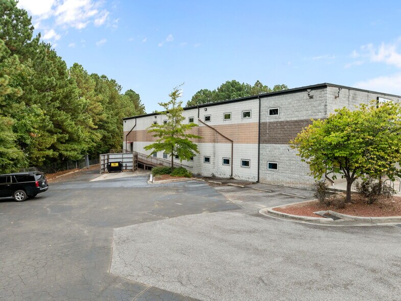 More Photos Of 1810 Martin Luther King Jr. Pky, Durham Freestanding For Sale