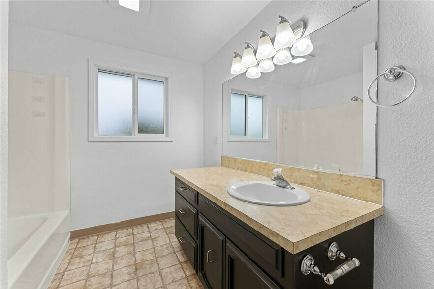 More Photos Of 941 Beaver Creek Rd, Aumsville Industrial For Sale