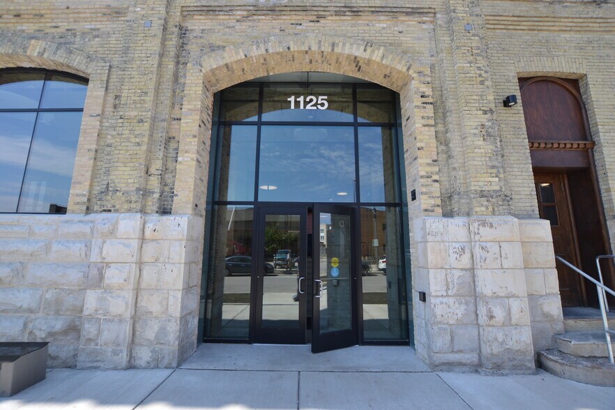 More Photos Of 1125 N 9th St, Milwaukee Apartments For Lease
