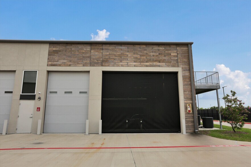 More Photos Of 6767 All Stars Ave, Frisco Showroom For Sale