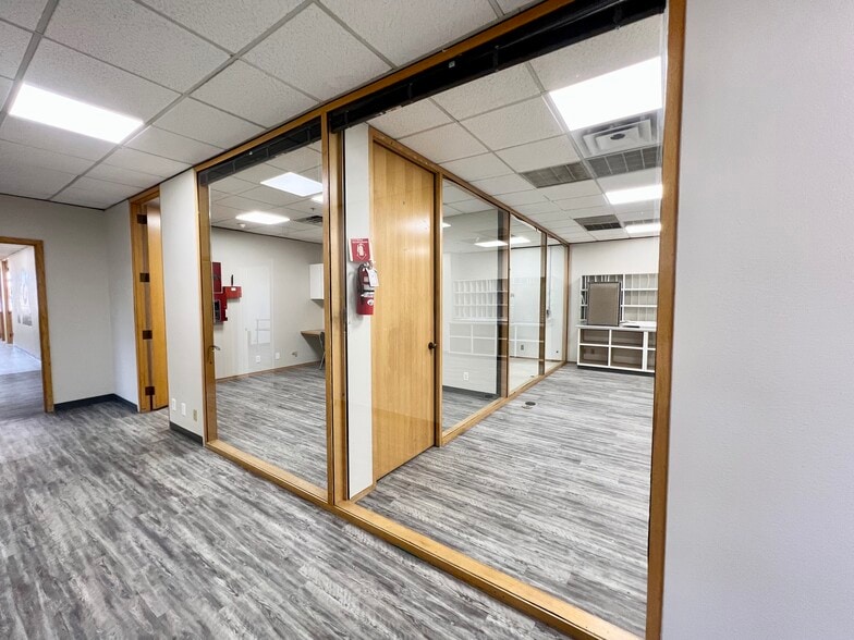 More Photos Of 2525 W Beryl Ave, Phoenix Office For Lease