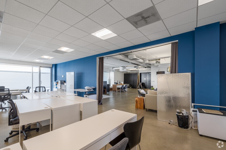 More Photos Of 8065-8075 W 3rd St, Los Angeles Loft Creative Space For Lease