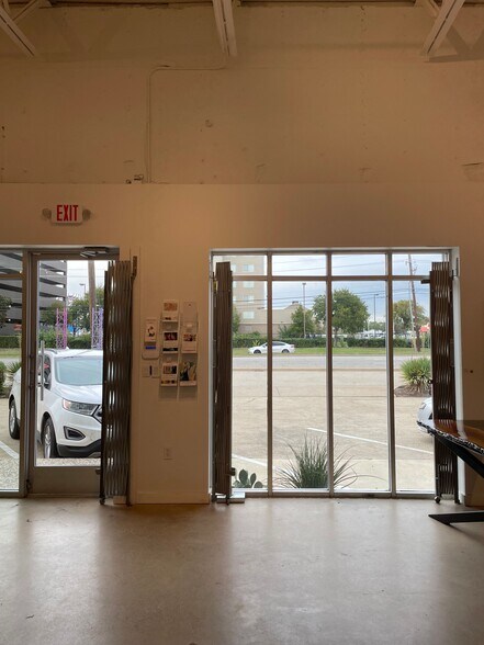 More Photos Of 2835 Irving Blvd, Dallas Warehouse For Sale