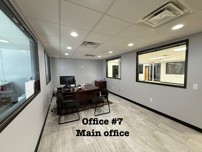 More Photos Of 28975 Grand River Ave, Farmington Hills Auto Dealership For Sale