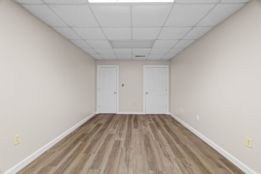 More Photos Of 10063 US-72, Rogersville Warehouse For Lease