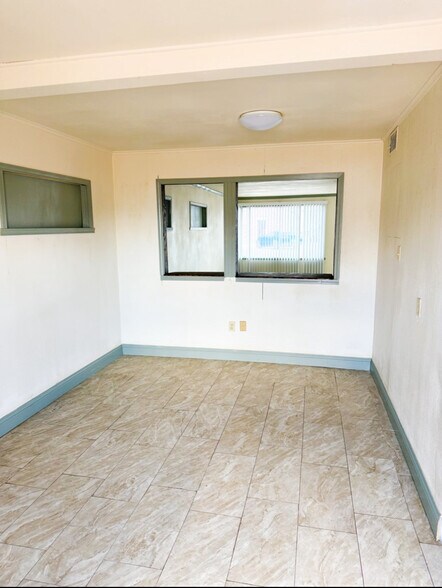 More Photos Of 308 Avenue B, Andrews Office For Sale