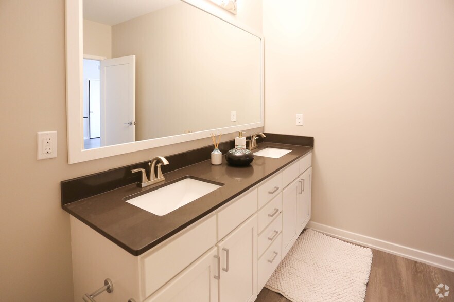 More Photos Of 25-45 N Central Ave, Clayton Apartments For Lease