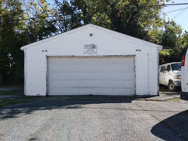 More Photos Of 5447 Belair Rd, Baltimore Storefront Retail Office For Sale