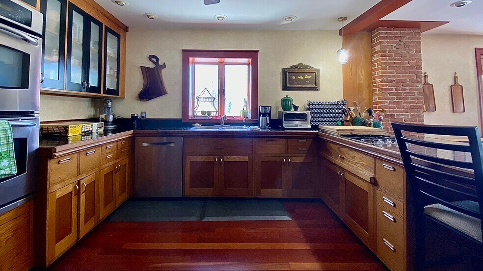 More Photos Of 8223 E Lake Rd, Westfield Hospitality For Sale