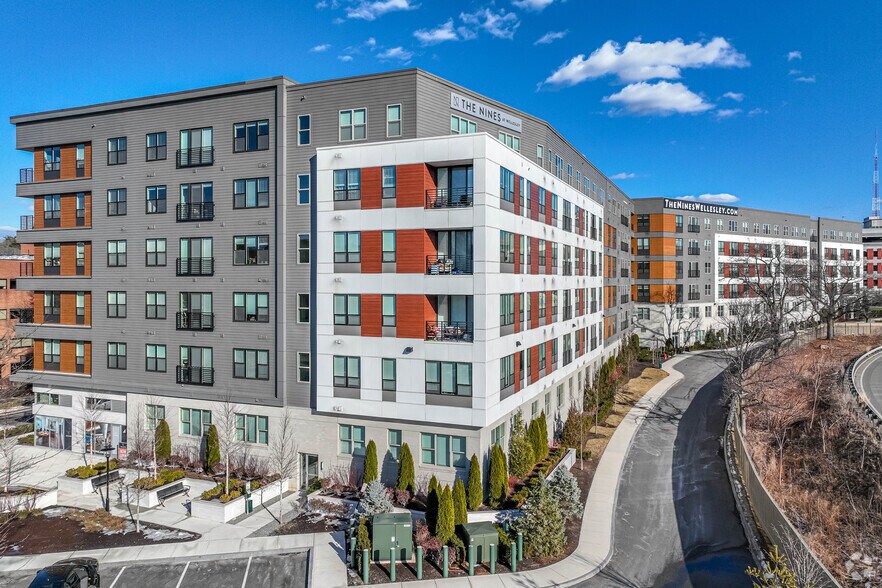 More Photos Of 40 William St, Wellesley Apartments For Lease