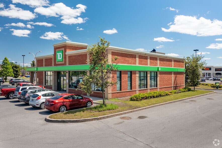 More Photos Of 5205 Boul Robert-Bourassa, Laval Unknown For Lease