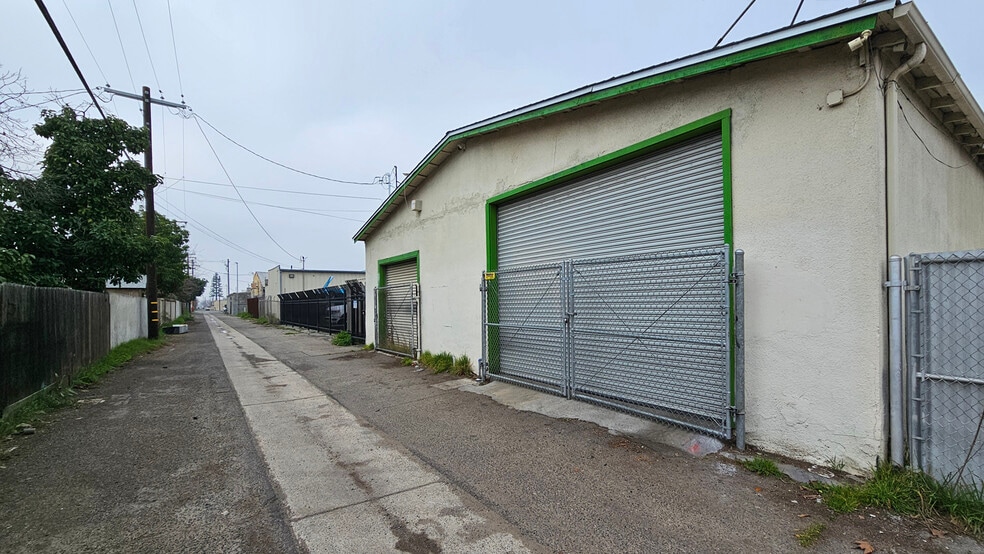 More Photos Of 4330-4332 E Belmont Ave, Fresno Storefront For Sale