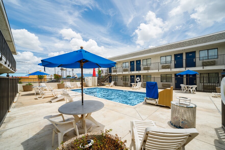 More Photos Of 5522 N Pan Am Expy, San Antonio Hotel For Sale